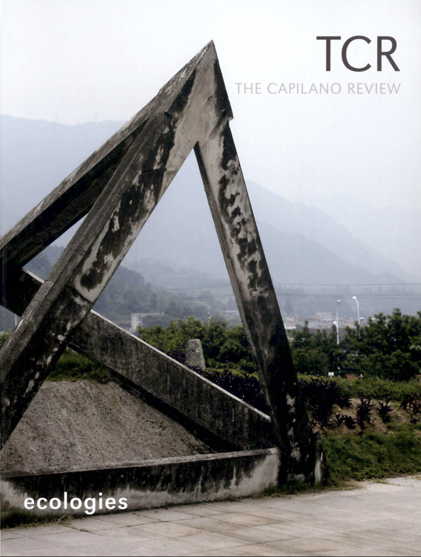 Concrete nail, 2011, photo, 50.8 x 86-4 cm, photographer: Gu Xiong